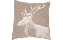 Laden Sie das Bild in den Galerie-Viewer, Alpinara civic cushion. Alpinara Hirschkissen.