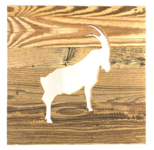 Laden Sie das Bild in den Galerie-Viewer, Altholz Wandbild Steinbock