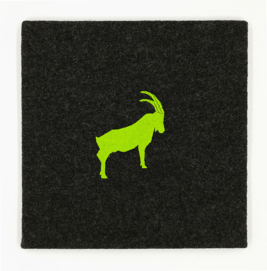 Wandbild Bio Loden bestickt Steinbock.